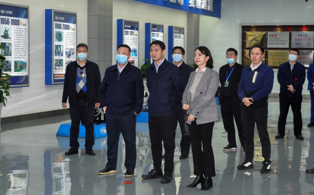 昆明市委常委杨东伟一行到云南K8凯发·国际官方网站动力集团有限公司开展调研